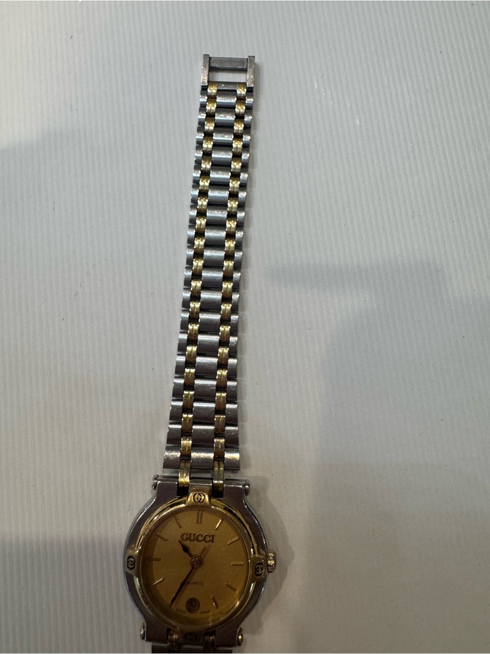 Authentic Gucci Two-Tone Silver and Gold Round Dial Bracelet Watch - Picture 4 of 10